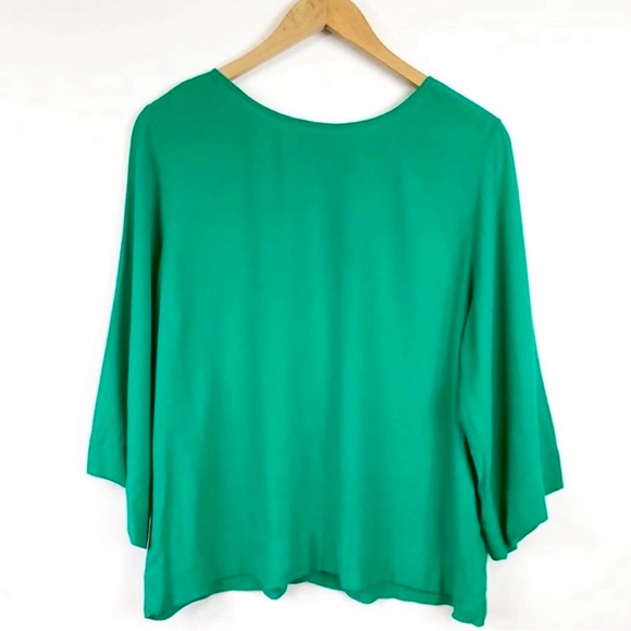 Sam & Lavi Tops - Sam & Lavi Green Blouse. Rayon. Size Medium Petite